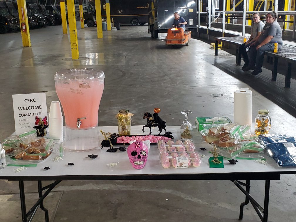 SafetyShae's tweet photo. Brown goes pink for the new hires today. @SergioC35892785 @nicholasewest @Rich65k @GValadez88 @TerriGates12 @NilesShawna https://t.co/IzsdxKPgKl