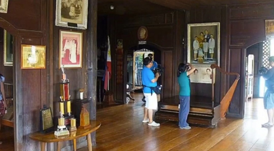 VACpackers's tweet photo. Head over and notice the Marcos Museum.

#sarrat 
#marcosmuseum
#IlocosNorteIMIN 

📸 : CTTO

📽 : Full video - link in bio https://t.co/3ndkv3He86