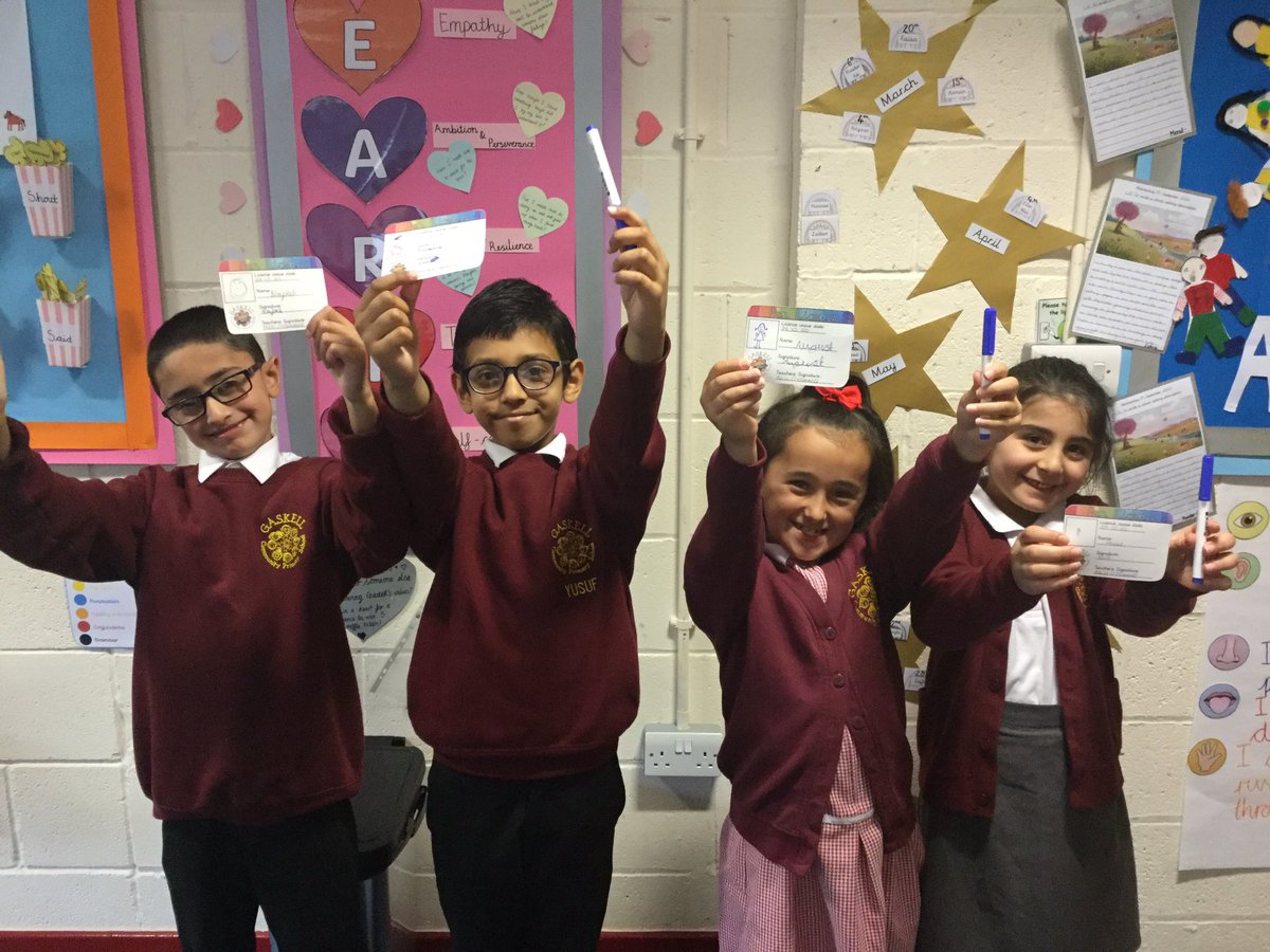 A great day in 3O - lots to celebrate - pineapple of bravery AND pen passes! 🤩🏆