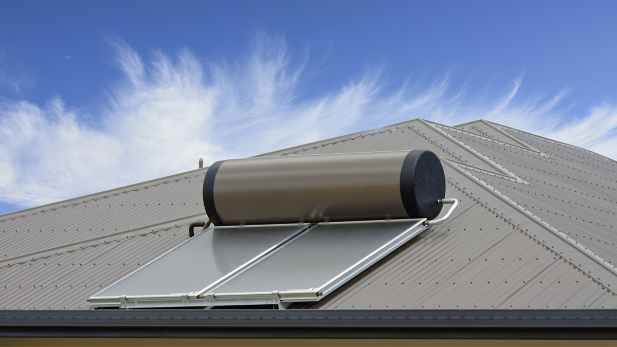 EDF_Reunion's tweet photo. Bientôt un village solaire ☀ au Tévelave !
Ce dispositif permet d'équiper en chauffe-eau solaire tout un quartier. L’objectif :
➡ Tendre vers une autonomie énergétique 
➡ Avoir un impact + sur la facture d’électricité

4 villages solaires sont installés 👍
Financement 💯% EDF https://t.co/x8ozHEGniL