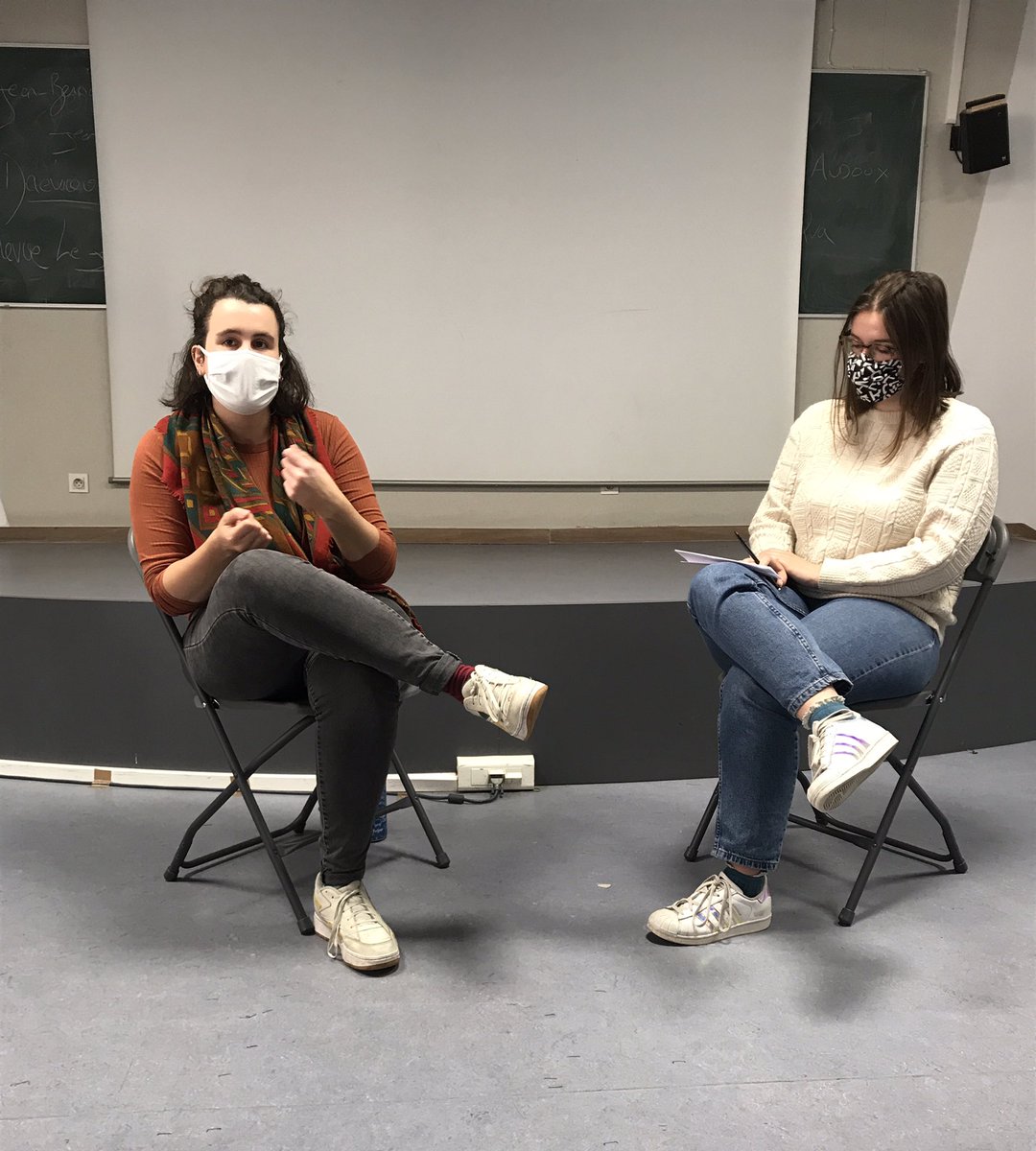 | live | Cela se passe maintenant à l’<a href="/esadhar_/">ESADHaR</a> : itw d’Hélène Burel invitée du <a href="/LyceeStvp/">Groupe Scolaire Saint Vincent 📚</a> pour #USG20 !! #designgraphique #artengagé <a href="/LH_LeHavre/">Le Havre</a> 
youtu.be/llDdOR4Nwqk