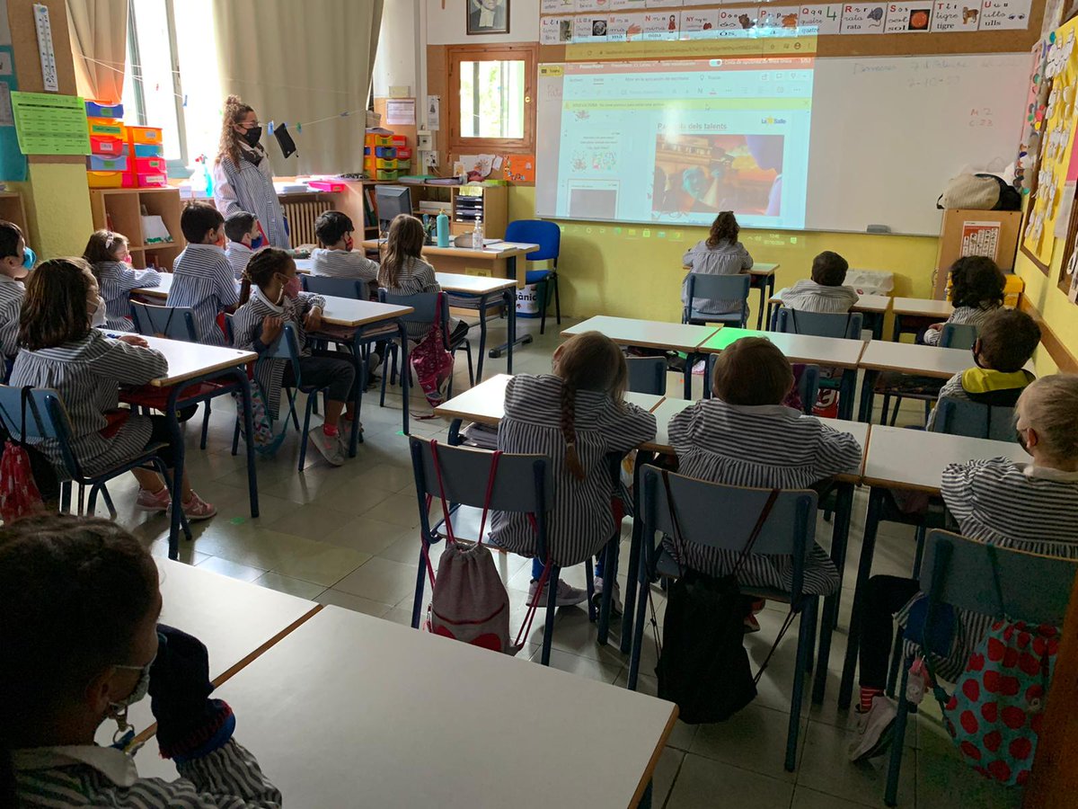LaSalleLaSeu's tweet photo. Aquesta setmana hem portat a terme les dinàmiques de presentació del #lema 20-21 amb els alumnes. #pastoral #ituquetries #responsabilitat #LaSallelaSeu https://t.co/N7umSItMoo