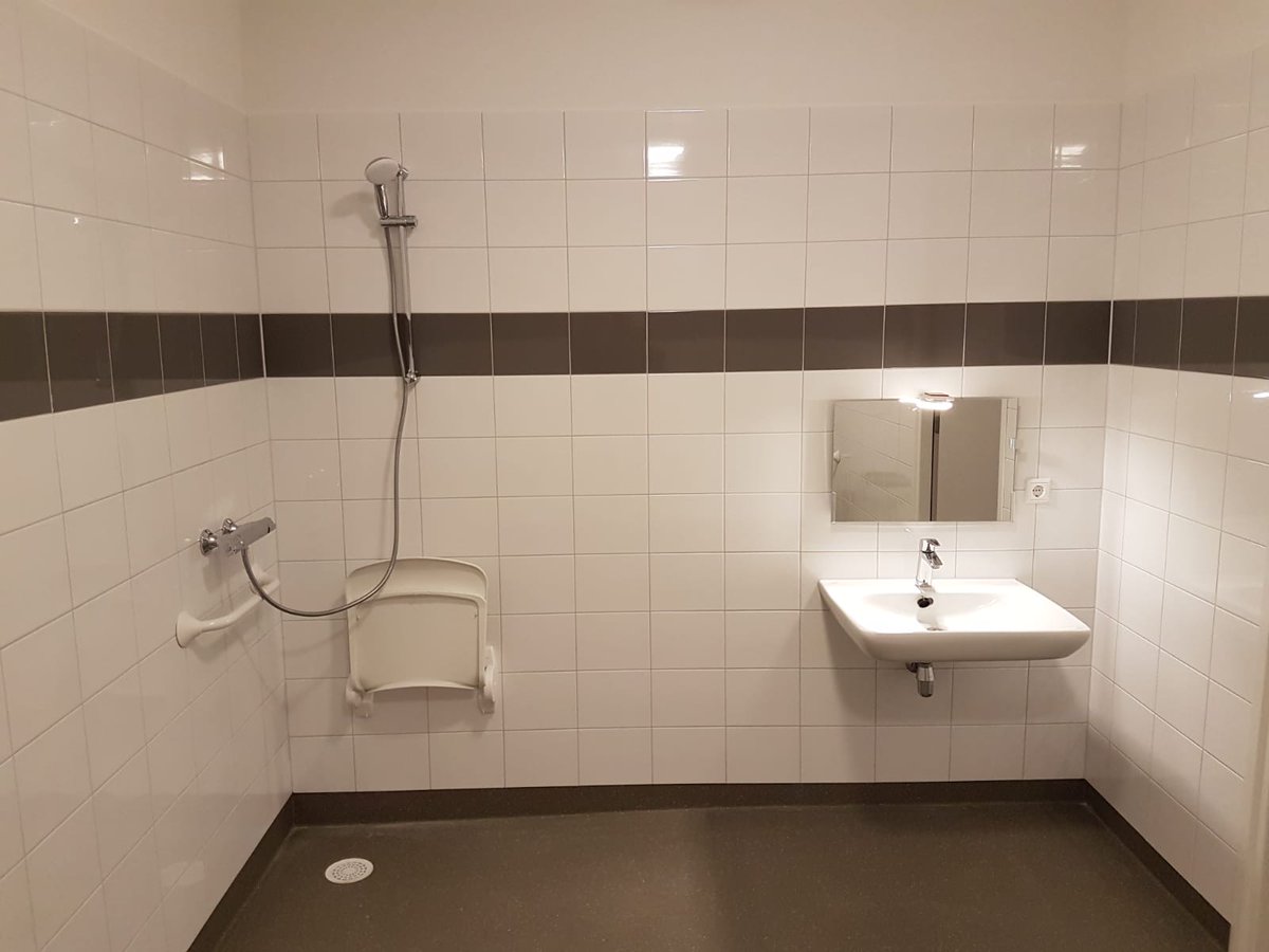 Vandaag is in Gennep een nieuwe woonzorglocatie geopend. De 53e! locatie van Dagelijks Leven. Ook in deze locatie hebben wij de technische installaties en dakbedekking mogen realiseren. lowik.nl/projecten/open…
#dagelijksleven #löwik #hoppenbrouwers #techniek