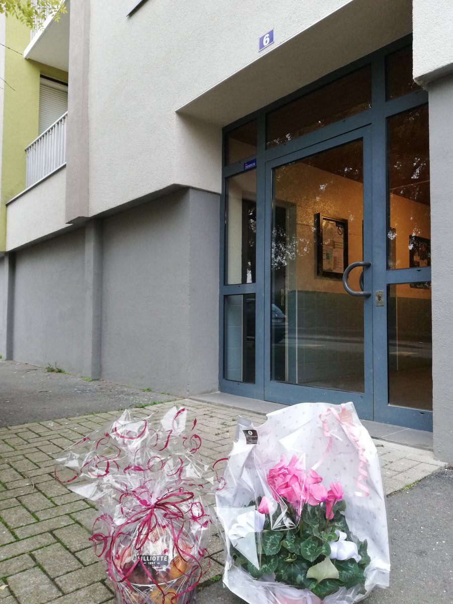 [<a href="/semainebleue/">Semaine Bleue</a> chez Néolia Groupe <a href="/ActionLogement/">Action Logement</a>] 
Clin d’œil pour les 100 ans de 2 de nos locataires en Franche-Comté ! A elles deux, 98 ans de vie dans un immeuble Néolia 🙂Une visite s’impose ! Petits gâteaux et fleurs en cadeaux pour ce bel âge ! Joyeux anniversaire ! 👵🎂👵