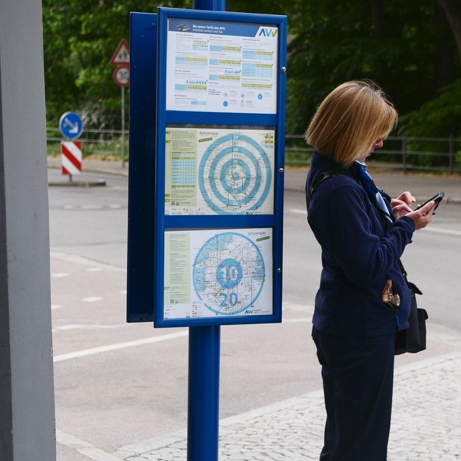 SDAJinAktion's tweet photo. Solidarität mit den Streikenden im Öffentlichen Nahverkehr!
#Streik #öffentlicherNahverkehr #ver.di #Gewerkschaft #Betriebundgewerkschaft #mehrLohn #Arbeitgeberverband #Umweltschutz #Kapital #Arbeiterklasse #arbeiterjugend https://t.co/2Hvf8xwXNW