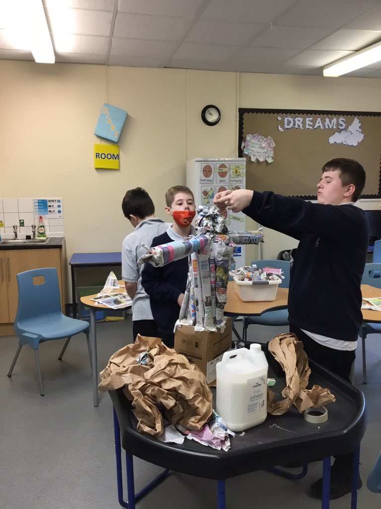 Woodchestnut2's tweet photo. We have been learning about Christ the Redeemer as a place of pilgrimage as part of Religious Studies. Chestnut class has decided to build their own statue using papier-mâché. Great team work guys. @WoodlandsHS https://t.co/sfNgQdfJ9r