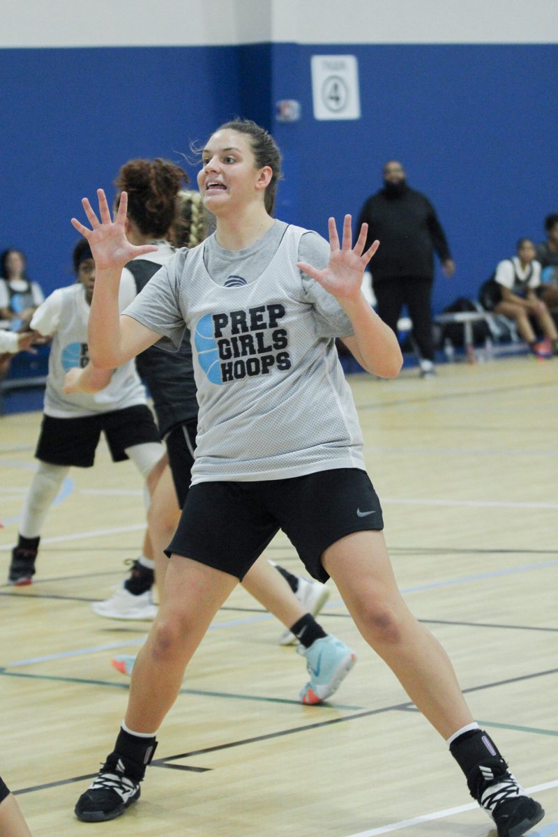 Grace Dixon(<a href="/GraceCDixon40/">Grace Dixon</a>) 
2022 Forward
Manhattan HS 

No secret about the talent &amp; potential of Grace. Following in the line of recent Manhattan posts, she’s a sure fire D1 forward. Coaches are taking notice and she’s already taking visits. #GetBetterEveryDay #TheLPSisterhood