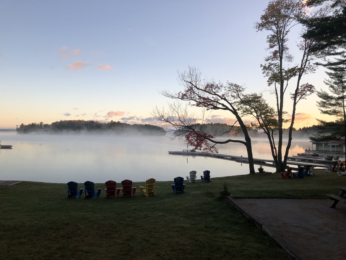 ShammyLodge's tweet photo. A lovely way to begin the weekend. From our family to yours, a very Happy and safe Thanksgiving. https://t.co/naIVrqUDzD