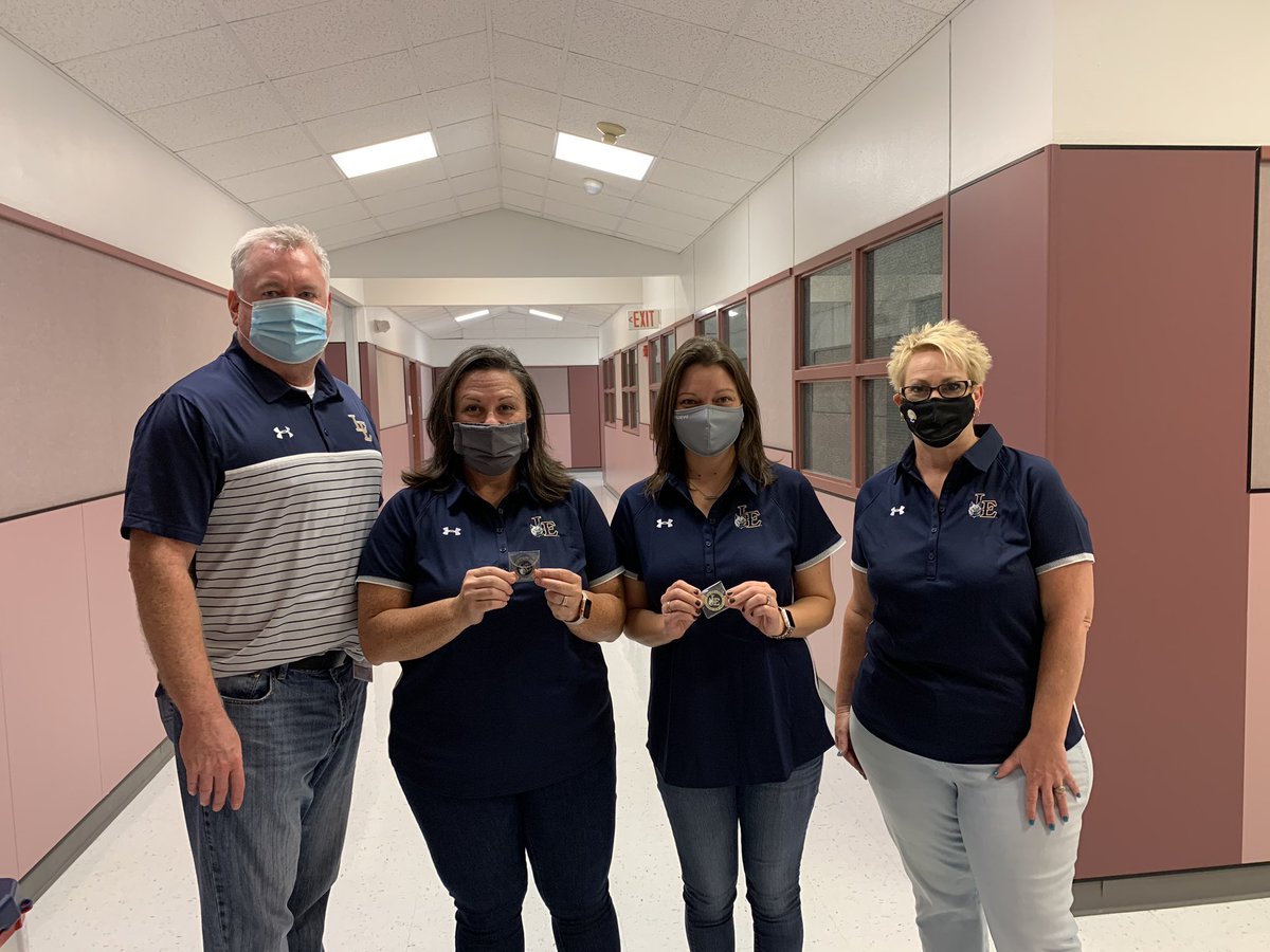 Cynmika's tweet photo. LEISD Communications team members Casey Bain and Cecelia Jones received LEISD Excellence Coins today for their unwavering dedication to our LEISD community and working tirelessly to provide communication to our FamiLE! @leisd @caseyrbain @rossroberts #loboproud #StrongerTogether https://t.co/TAGcOMgLJo