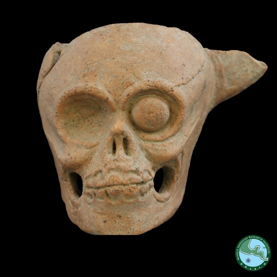 This skull mask might need a vision check! Found in South Veracruz, Mexico, this artifact was donated by A.C. Weyerstall to the #MARICollections in 1928. This eye-catching clay figurine comes from the Lirios culture, which remains little known. #MARIcollection #MuseumFromHome