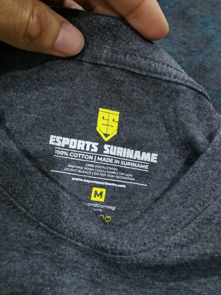 motev01's tweet photo. Proud work #designerwork
Esports Suriname #esport #esporteespetacular #merch #gamefashion #games #suriname #fashiondesign #design https://t.co/fzaL4bygZk