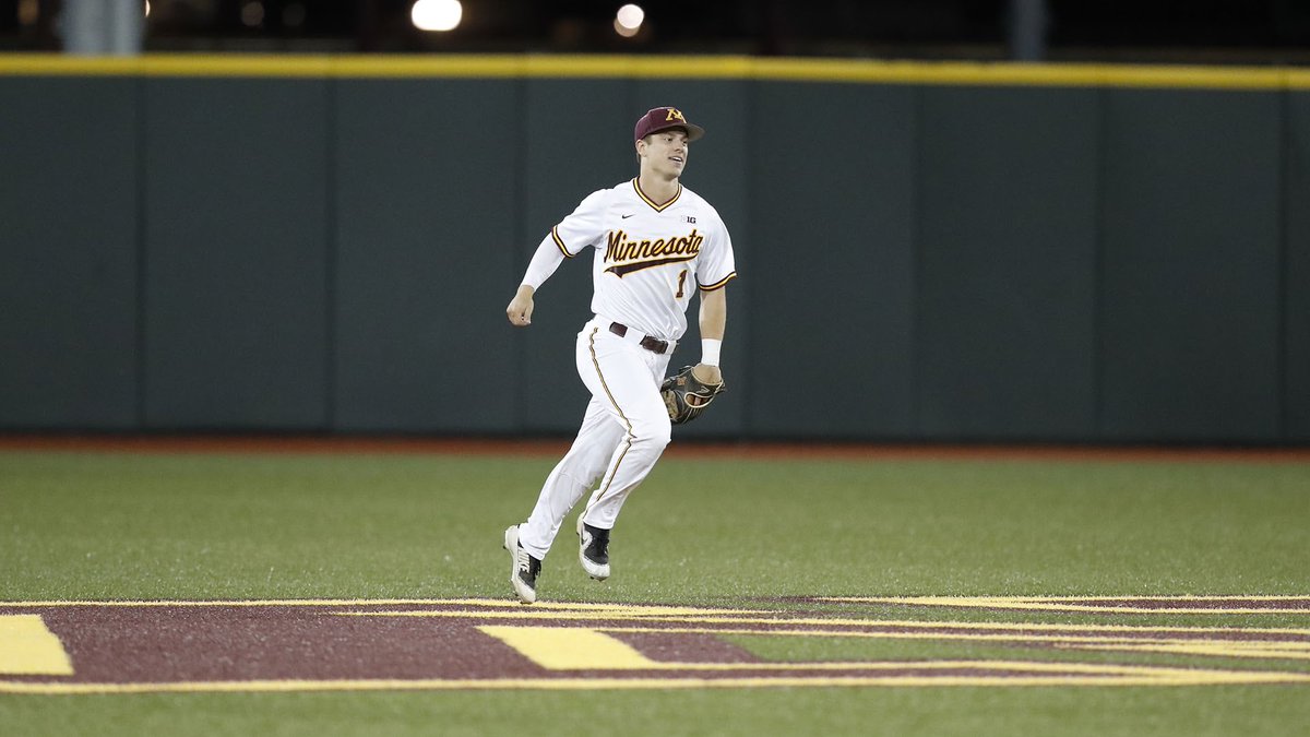 Stepher_8's tweet photo. @BarstoolUMN @BenMezzenga 😎 https://t.co/NTApFbG1bs