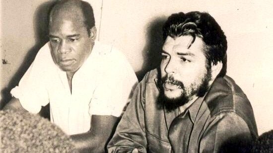 Leo ni Kumbu kumbu ya kifo cha Mwanamapinduzi nguli duniani Ernesto Guevara de la Serna, almaarufu #CheGuevara. Alizaliwa tarehe 14, Juni 1928 huko Rosario, Argentina na kufariki tarehe 9, Oktoba 1967 Bolivia kwa shambulizi la jeshi la kidhalimu la Bolivia. #ImperialismWillFall