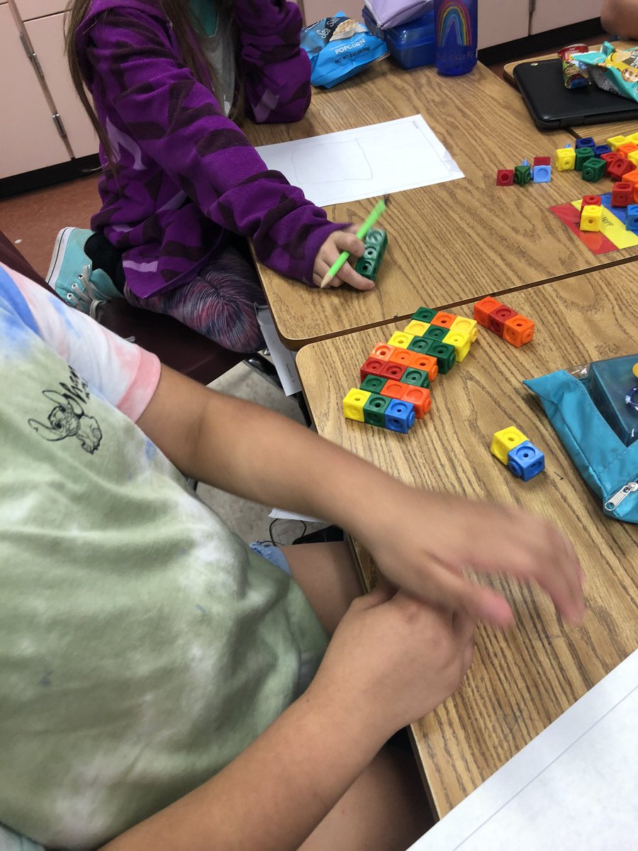 MrsFoglesong's tweet image. Using @gfletchy The Orange to explore division. Loving the math talk today!