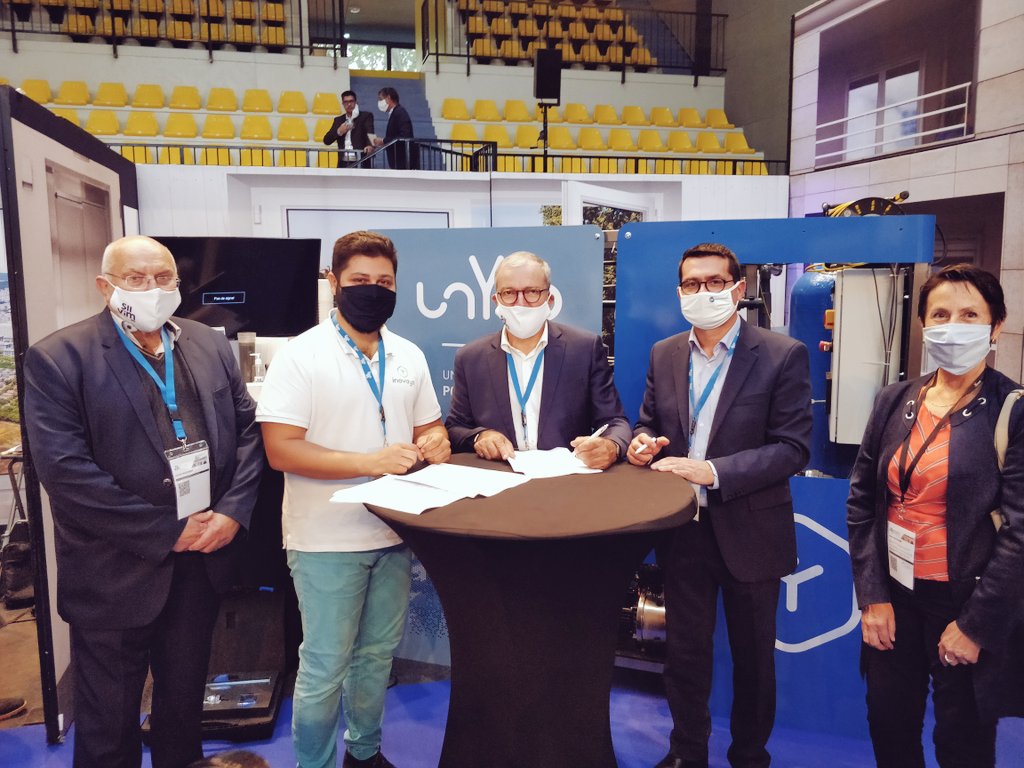 G__Haar's tweet photo. Signature de convention de partenariat entre @NeversAgglo, @GroupeSaur  et @InovayaWater en présence de @denisthuriot et @estellegrelier! Objectif : valider le module de potabilisation UNYO pour ensuite assouvir la soir dans le monde.
En savoir plus ➡️ https://t.co/jdDB23tVRH https://t.co/54l6E7ehxk