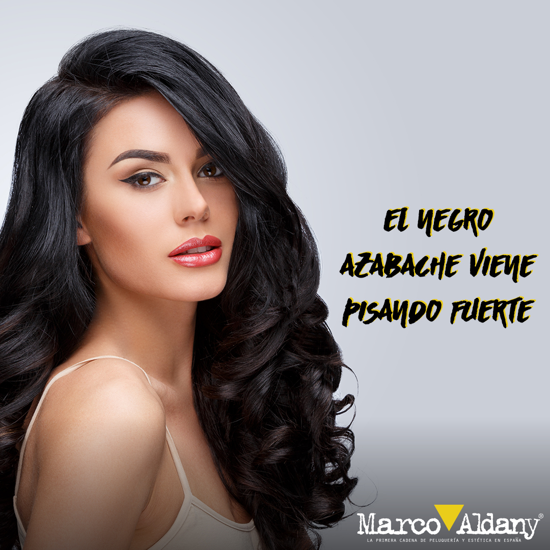 Atrévete con un color intenso como el 👩🏻 negro azabache, dale ✨ brillo y💪🏻 fuerza a tu cabello este ❄️ invierno y luce pelazo con #Marcoaldany✂️

#tendencias #fashion #moda #marcoaldany #nuevoslooks #look #estilistas #peluquerias