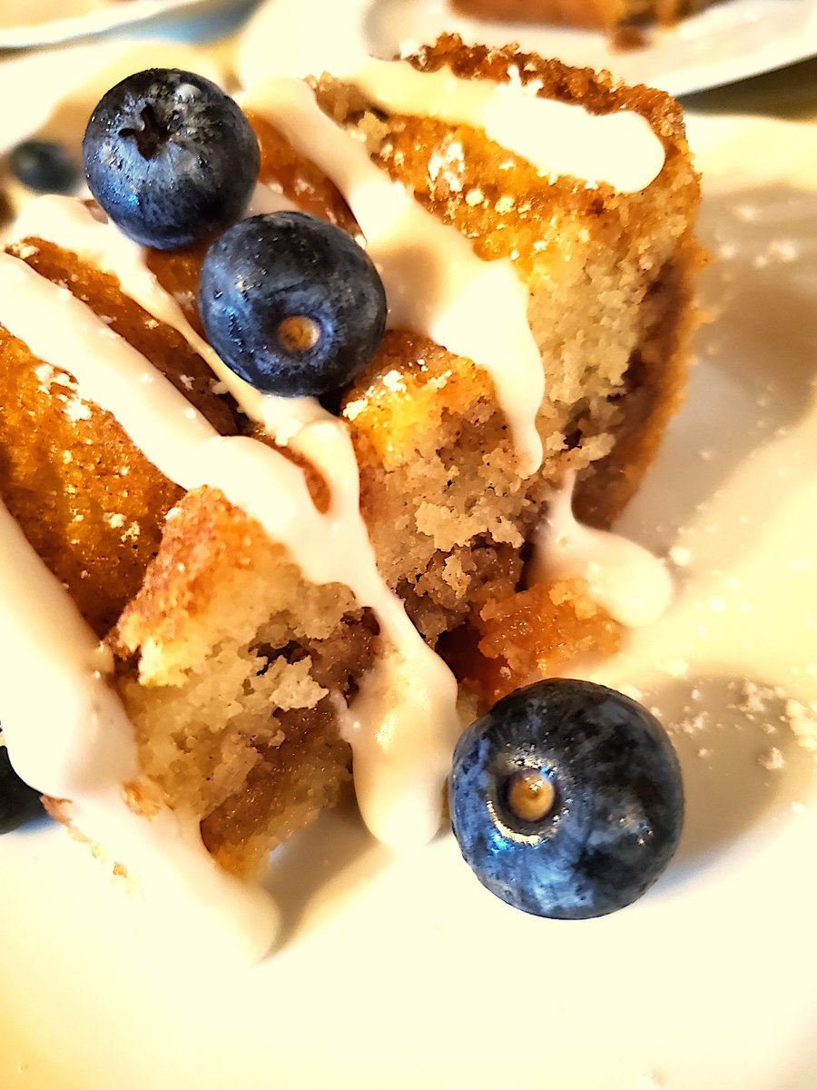 5OjoBB's tweet photo. One of our favorite starters for breakfast is our homemade 5 Ojo Inn original coffee cake with blueberries!

#eurekasprings #bedandbreakfast #breakfast #coffeecake #foodie #blueberries #5Ojo https://t.co/cyN38YQngp