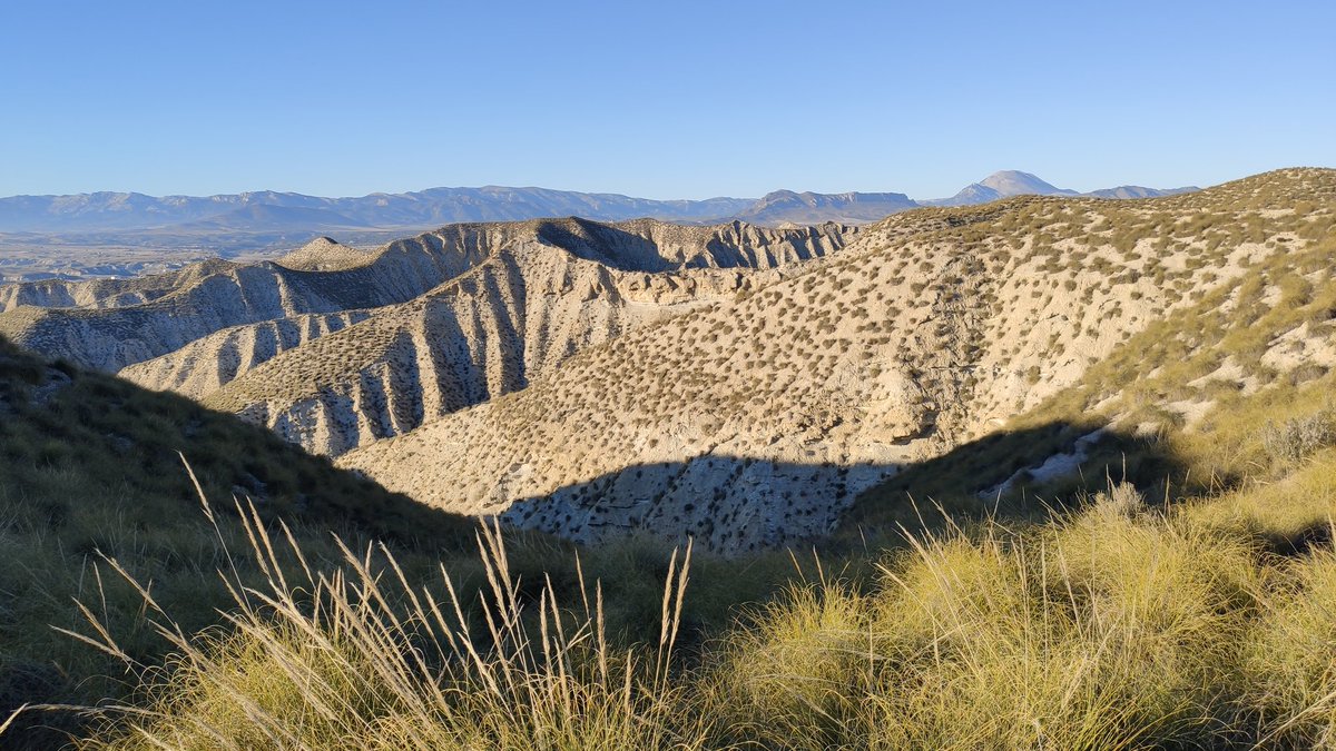 Ecomcastillejar's tweet photo. Si venís a Castilléjar para este puente del 12 de Octubre no podéis perderos lo que ofrece este pequeño municipio.

-Los hornos de yeso.
-Las balsas de esparto.
-La Cueva de los Amos.
-Paisaje de BadLands o Barrancos. https://t.co/uAdTEWyOci