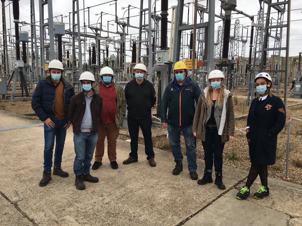 RTE_idfn's tweet photo. Journée de sensibilisation de nos clients #BioSpringer et @SNCF sur un de nos postes électriques ⚡
Au cœur des échanges avec les équipes commerciales et les équipes de maintenance les questions sur les travaux, la #sécurité, les consignations.
#serviceclient #servicepublic https://t.co/pdKG0duKBy