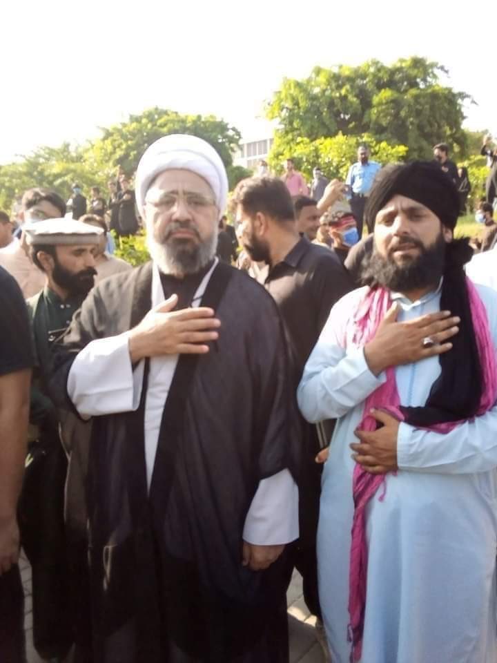 SalihaBatool5's tweet photo. There are no other sects now. You are either Hussaini (as) or Yazeedi (la)  #اربعینِ_حسینی_شکستِ_یزید https://t.co/5PjRg08LIe