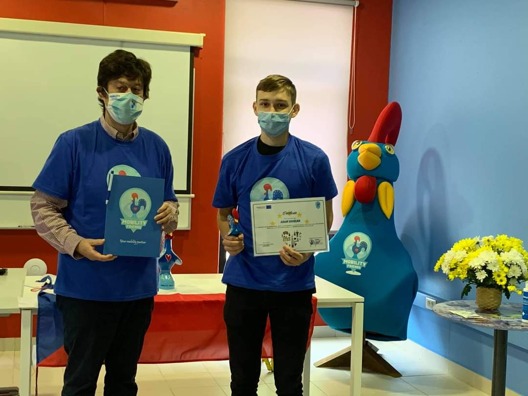 MobilityFriends's tweet photo. 👉 Third group of friends from #Czech Republic 🇨🇿 received their certificates.

#certificates #internships #mobilityfriends #mobilityfriendscampus  #portugal #barcelos #braga #funchal #minhoregion  #madeiraisland #erasmusplus #vetprojects #ka1 #ka2 #ka3 https://t.co/O9tlegJt1z