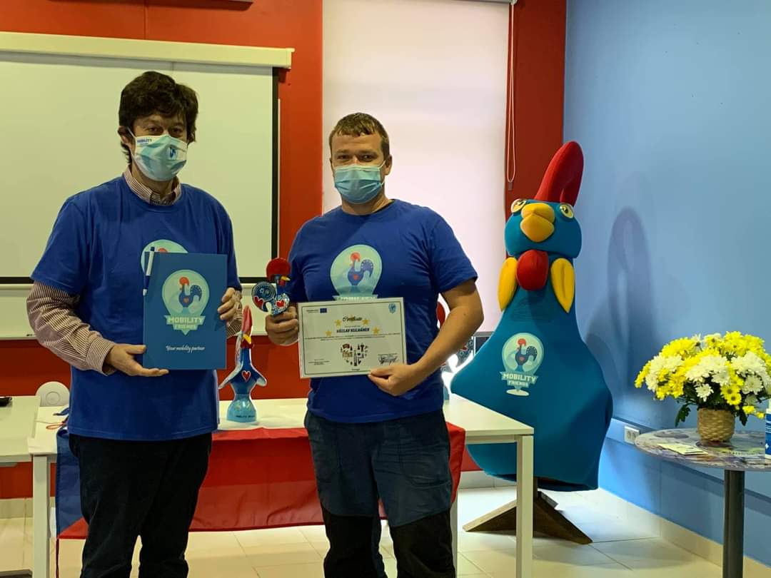 MobilityFriends's tweet photo. 👉 Third group of friends from #Czech Republic 🇨🇿 received their certificates.

#certificates #internships #mobilityfriends #mobilityfriendscampus  #portugal #barcelos #braga #funchal #minhoregion  #madeiraisland #erasmusplus #vetprojects #ka1 #ka2 #ka3 https://t.co/O9tlegJt1z