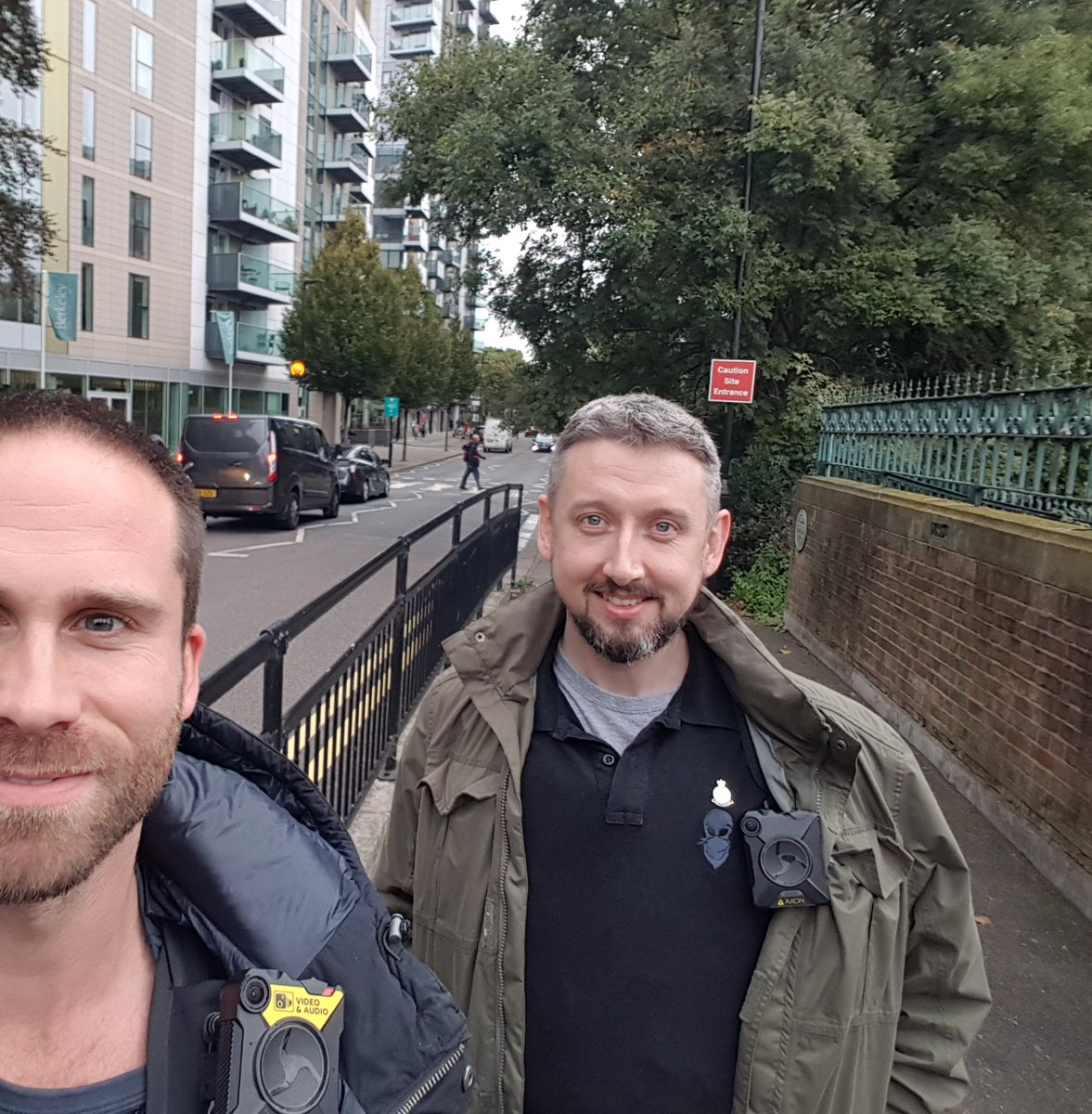 MPSWoodberryDwn's tweet photo. Today #PCSouth has been out with @MPSStamfordHill #PCHiggins on #PlainClothes including checking on a number of recent arrivals from countries on #COVID19 #Quarantine list. Happy to say everyone was #Isolating.

We will see you around over the coming days. #SaferNeighbourhoods https://t.co/yKFSp38Xl8