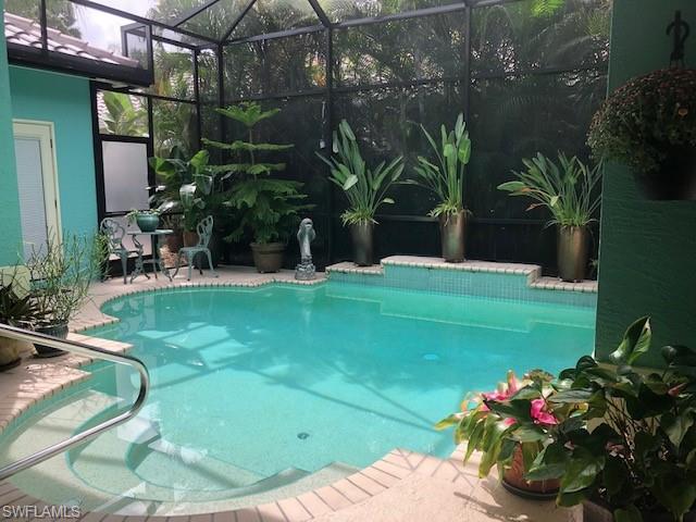 RoyalShellFL's tweet photo. This is one of our *NEWEST* homes and you can see it on Sunday (Oct. 11) from 1-4!
3 bedrooms | 2.5 bathrooms | https://t.co/xvtlFlr3xm
You'll love lounging by the pool and we definitely think you'll enjoy the extended outdoor space ! #RoyalShellStyle https://t.co/YOW1HCfiuF