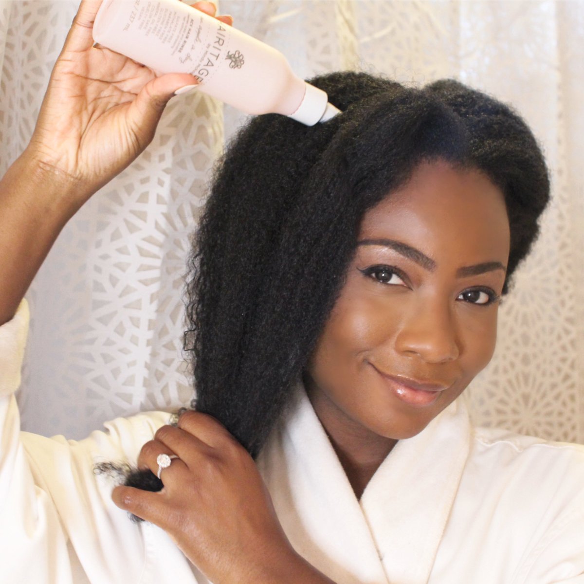 Hairitage_Mindy's tweet photo. Did you wear a #protectivestyle this #summer?
If so, An Apple a Day is for you. Our #ACVrinse is a great product to pair with shampoo to exfoliate your scalp and improve overall hair manageability. It’s a must-have for fall #HairRepair

🛍️https://t.co/Lm3vlyiH2V https://t.co/RhW61kb1kM