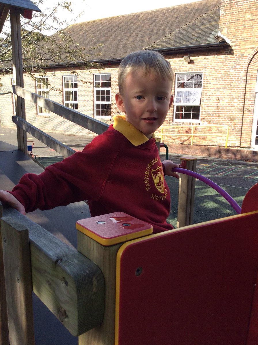 FRISroom3's tweet image. Yellow day brought the sunshine to school.#eyfsfun