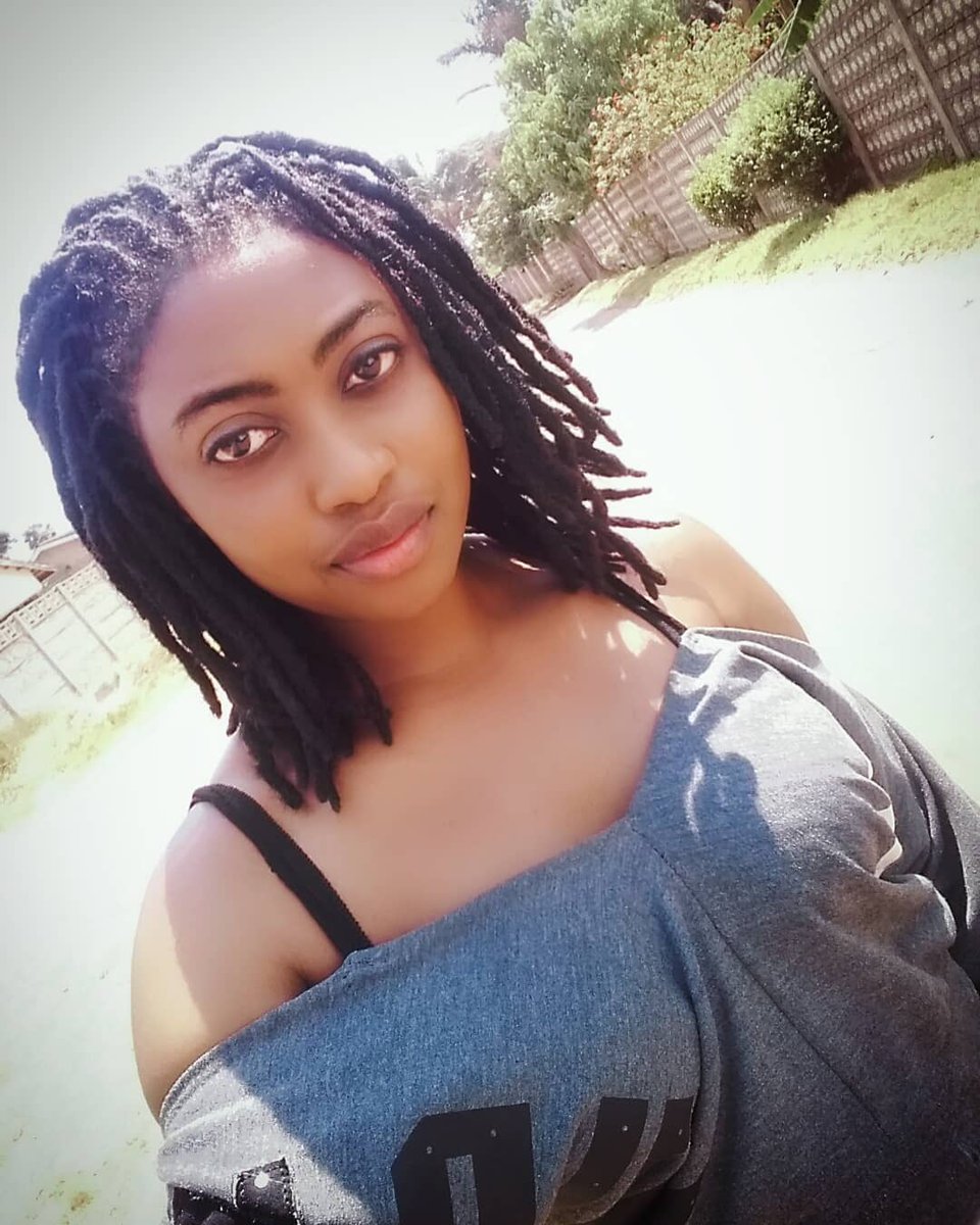 BlacperlZW's tweet photo. Am dropping my EP on the 23rd of October.. can't wait for y'all to hear this oneโ๐ถ๐น๐ง๐ฅ๐ฅ๐ฅ๐ฅ๐๐๐๐
#ProjectPerlEP
#KingStatus
#MasofaPanze
#ZimHipHop ๐ฟ๐ผ https://t.co/CzpSQ3sNFy