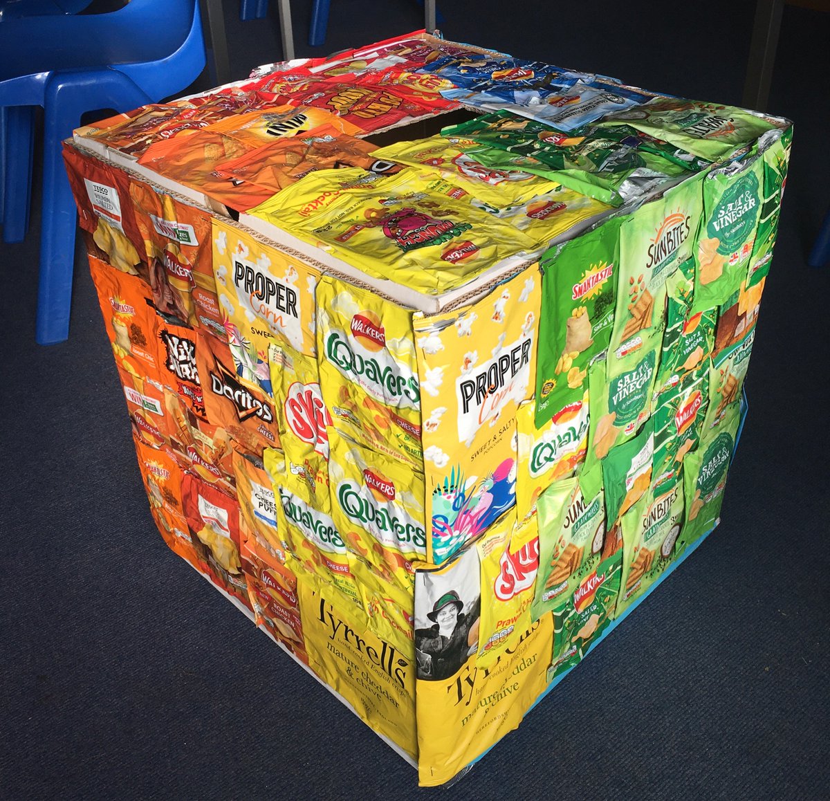 Look at what Halle finished off on one of our bins. It looks excellent!

<a href="/aylshamhigh/">Aylsham High</a> #ecofriendly #recycling