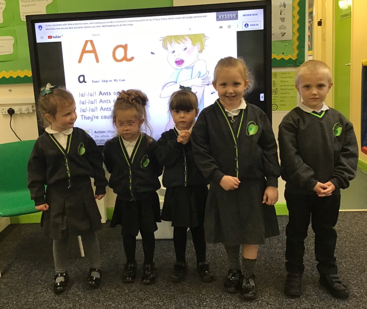 LindenRDCherry's tweet image. We have been learning the jolly phonics song to help us recognise letter names and sounds. This week these amazing children recognised the initial letter of their names . #proudtobelinden #lindenphonics #lindenenglish. I’m sure we will have more following their footsteps.