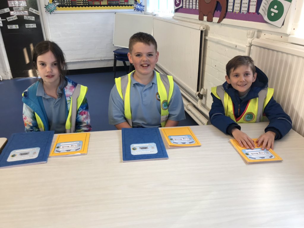 llanrhidianp's tweet photo. Here are some of our new #LitLeaders! #LlanLit #LlanLitLeaders #LlanPV https://t.co/XJq8Jqvt4P