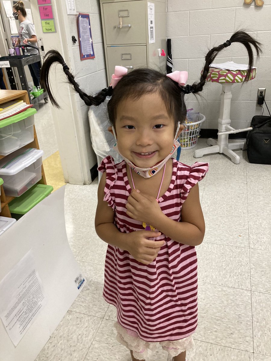 Danalavelle2's tweet photo. It’s a crazy hair kinda day!! https://t.co/FNUehl0xfZ
