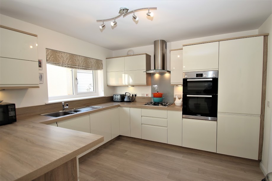 MacandMac28's tweet photo. NEW💥

8 Holly Gardens
OFFERS OVER £355,000

Located in a quiet cul-de-sac in the desirable Culduthel area of the City, this 5 bedroom villa was constructed by Tulloch Homes to their Braemar design and offers bright, spacious, well laid out accommodation.

https://t.co/kxXXPb3LKG https://t.co/WLGzjInwuj
