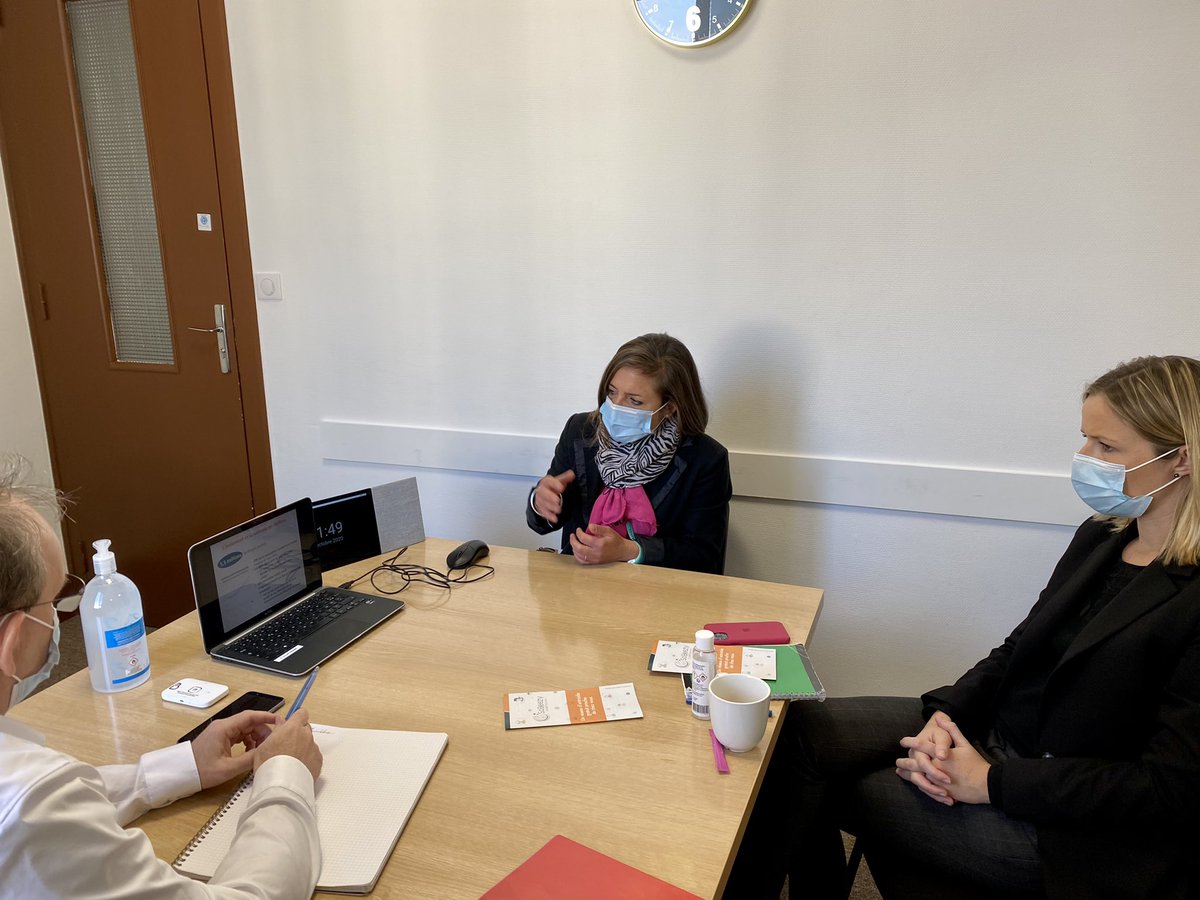 Présentation du projet <a href="/SoBeezy_/">SoBeezy</a> par sa co-fondatrice Karine Pérès.

Un réseau d’entraide gratuit et local pour combattre l’isolement et favoriser le mieux vieillir grâce à un assistant vocal adapté aux personnes âgées !

#Pessac, lieu d’expérimentation pour l’innovation sociale!