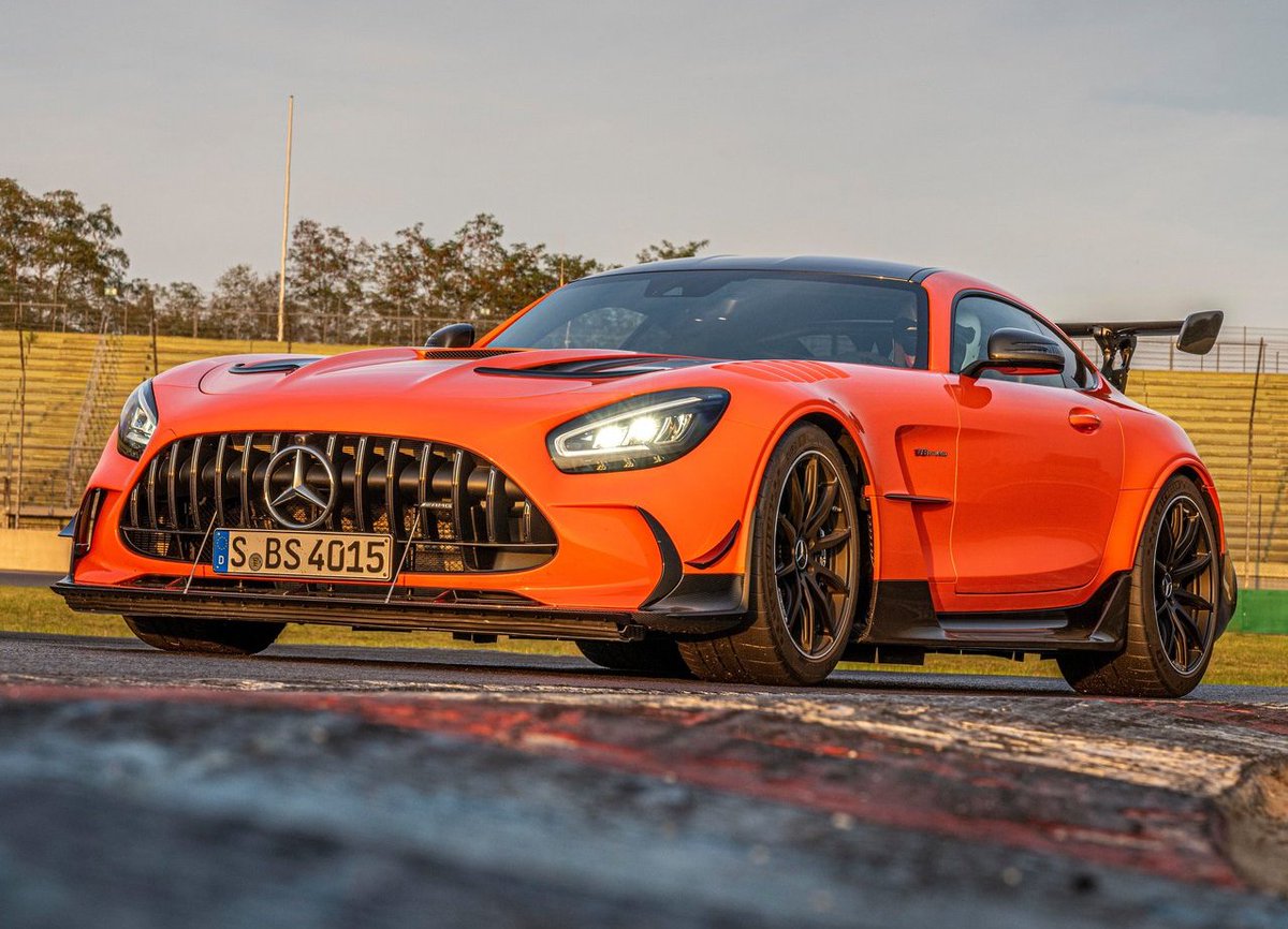 You get to drive one lap, what track car do you choose and where are you driving it? Let us know below! The Mercedes-Benz AMG GT Black Series is a mighty fine choice 💪 #CSR2 https://t.co/ayJt0MSDHw