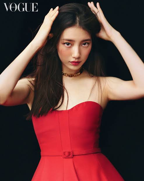 stay_jam's tweet photo. Happy Birthday to this gorgeous lady with 4-D personality. Keep on growing and stay healthy and be happy 🎂🌹😚
#BaeSuzy
#BAEtamin
#HappySUZYDay
#20201010_배수지_생일축하해

(Seeing these photos, God really has His favorites) https://t.co/w8OwfW2Igk
