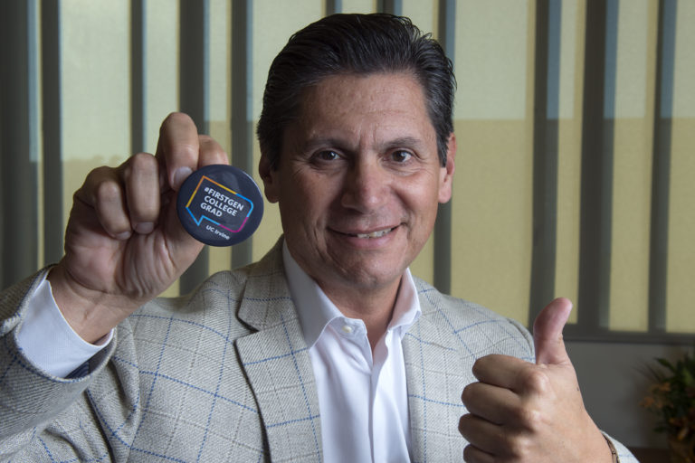 UCIrvine's tweet image. UC Regent &amp;amp; UCI alum Eloy Ortiz Oakley discusses his first-gen journey, &amp;amp; how he's working to ensure college access for students across California. #FirstGenFriday #FirstGenUCI 

More: fal.cn/3aPia

@UofCalifornia @EloyOakley @Social_Ecology @UCIrvine_MBA