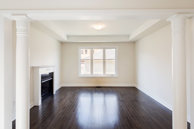 Spectrumrealty_'s tweet photo. Brand new home from award-winning Acorn Developments! Located in prime Yonge 7 Bloomington, short distance to 404, shopping, restaurants, Lake Wilcox, golf and community centre, minutes to the future Bloomington GO Station. MLS #: N4924535 

#SpectrumRealty #NewListing https://t.co/S5SXVLLVhl
