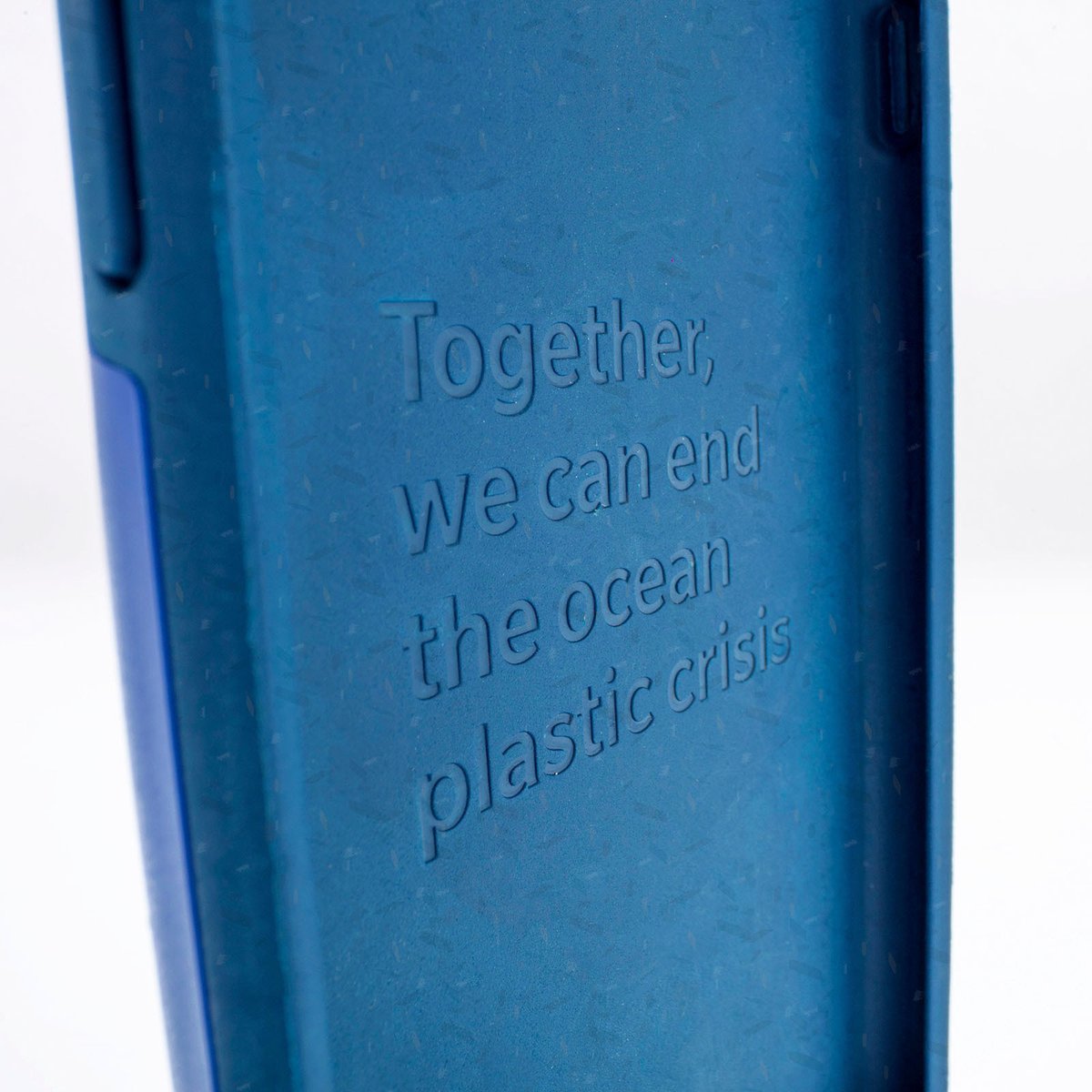 4ocean's tweet photo. COMING SOON: 4ocean iPhone Case made from 4ocean Plastic.
Our teams have been working hard to take the marine debris weโve collected and give it a second chance at life. The process is called upcycling and the opportunities are endless. https://t.co/LTGzWhHnsM