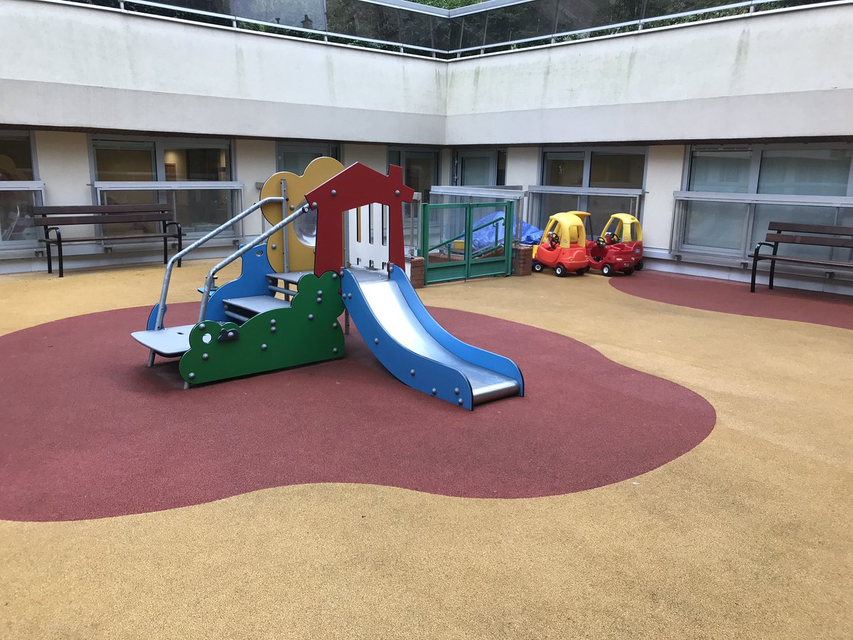 Celine_Hervieu's tweet photo. Enchantée de ma 1ère visite en Crèche familiale hier dans le #18e Ganneron 😍 ce mode d’accueil souvent peu connu des parents permet de conjuguer accueil collectif et individuel avec l’emploi d’assistantes maternelles ! Merci à toute l’équipe pour leur accueil ! https://t.co/WasCNRNOeE