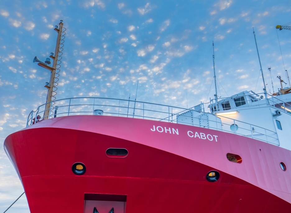 CDRmagazine's tweet photo. Canada Marks the Delivery #CGGS #JohnCabot. The delivery of this third and final Offshore Fisheries Science Vessel #OFSV marks the completion of the first class of large ships built under the National Shipbuilding Strategy #NSS
Read more: https://t.co/Bp95NGP9NH https://t.co/BS8FWf6Coi