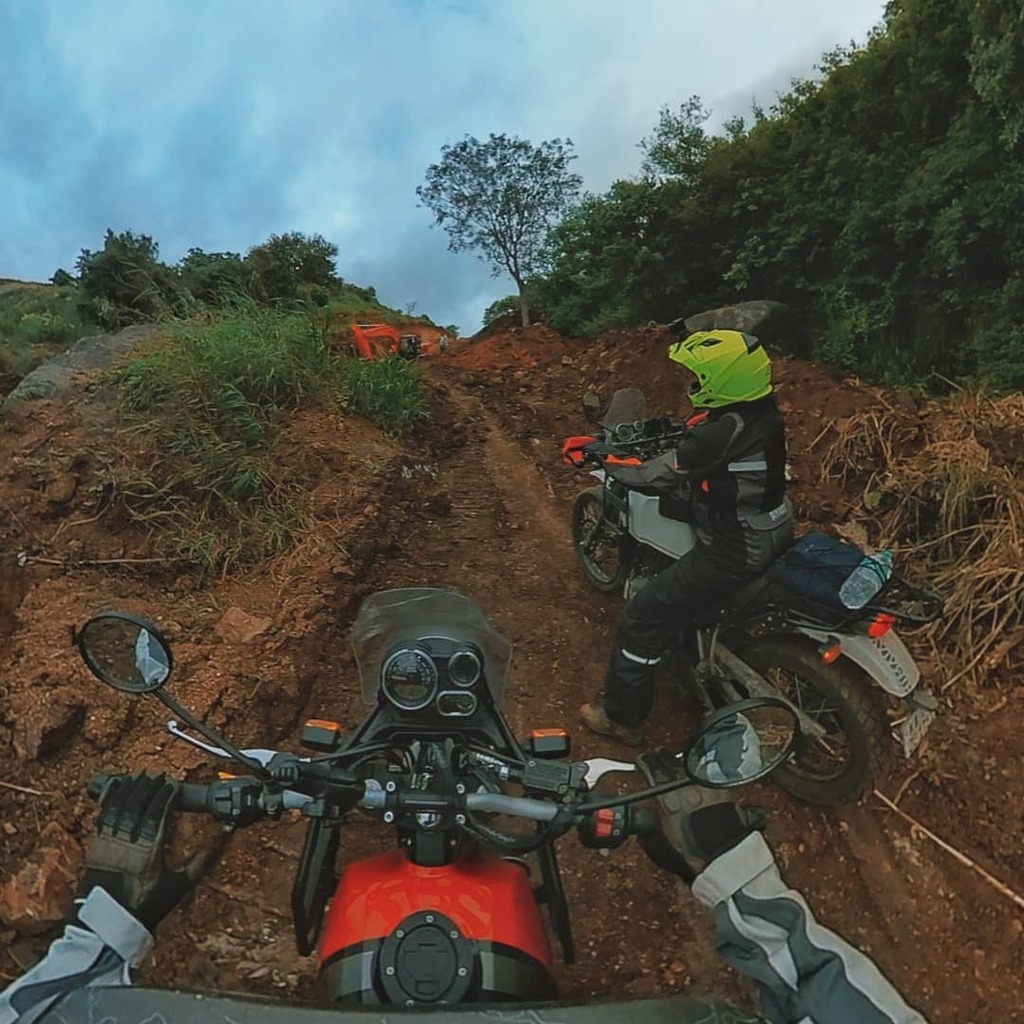sarathshenoy's tweet photo. Macha, do we hang around until the #jcbkikhudai is over or we go find another trail?
#SarathShenoy #MyBankBalance #Chasingadventures #RoyalEnfield #REGear #REApparel https://t.co/E2N9fTZTYm https://t.co/JIIboozlUs