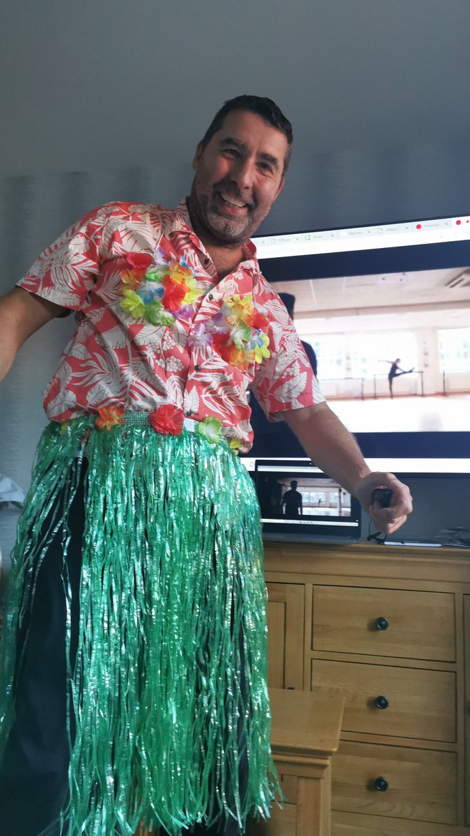 topref24's tweet photo. @Andyshowbiz having a great night https://t.co/Ao8nvcjnx8
