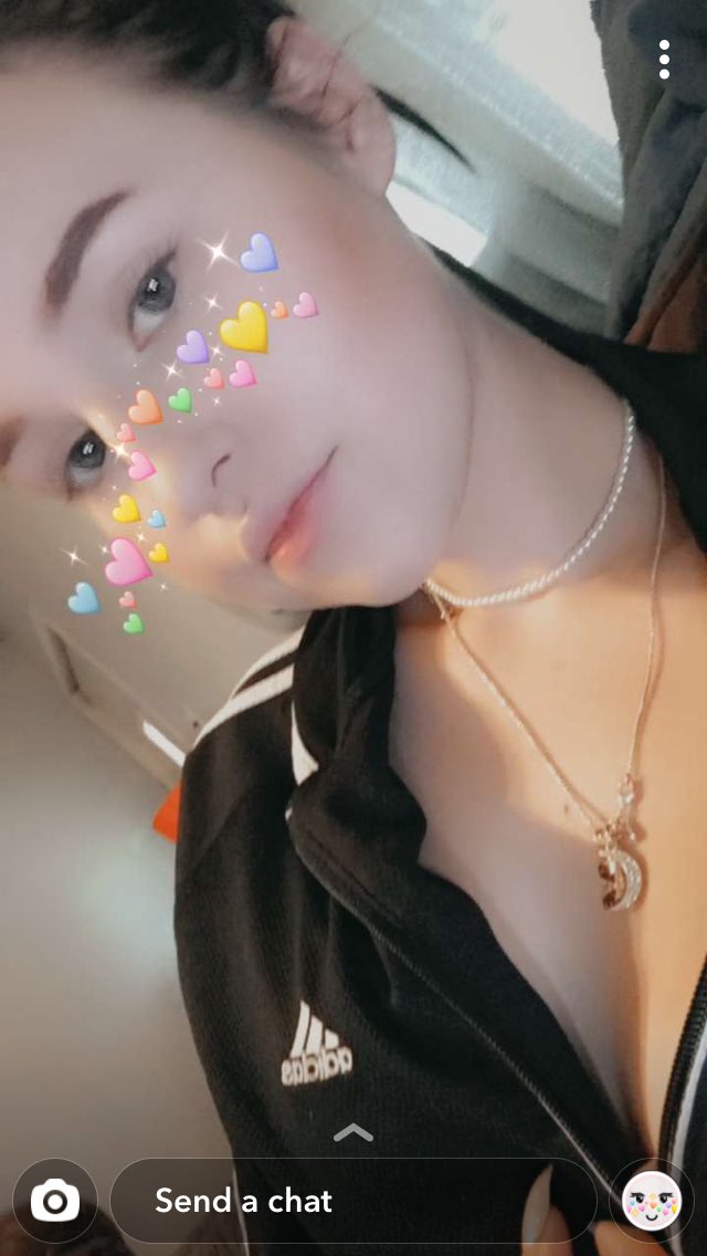 If you follow my onlyfans, let me know you’re from twitter and I’ll send you 3 free nudes!! Onlyfans.com/rosey0229 #paypig #cashslut #payme #free