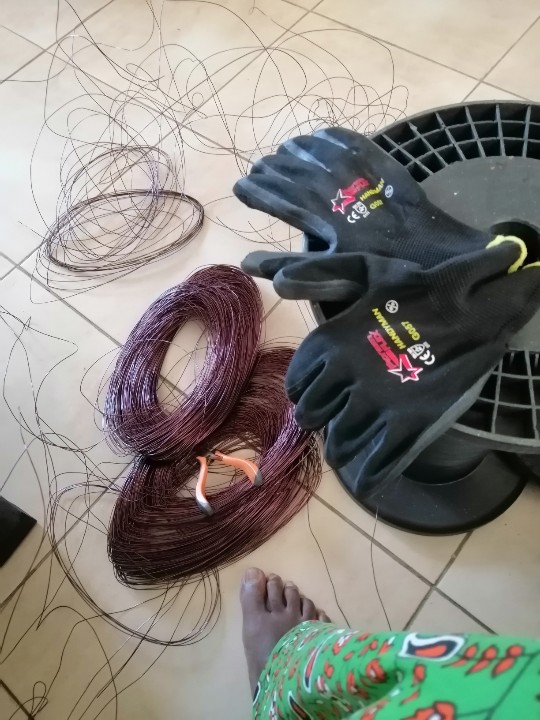 Eddykimani's tweet photo. #005 Coming together just fine.
#TheWireDance
#WireArtTherapy https://t.co/fTASJGE71f