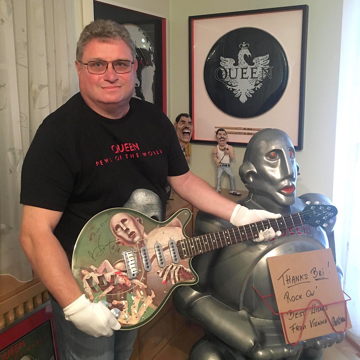 Brian May Guitars tweet media