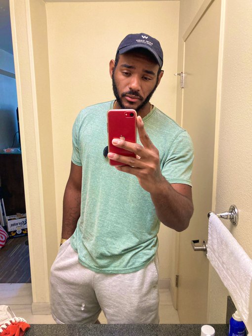 If you see me day drinking with a corona in hand mind ya biddness https://t.co/YMHyjOWOMf